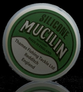 A classic in Dry Fly Fishing Mucilin Paste - product at Fishmadman