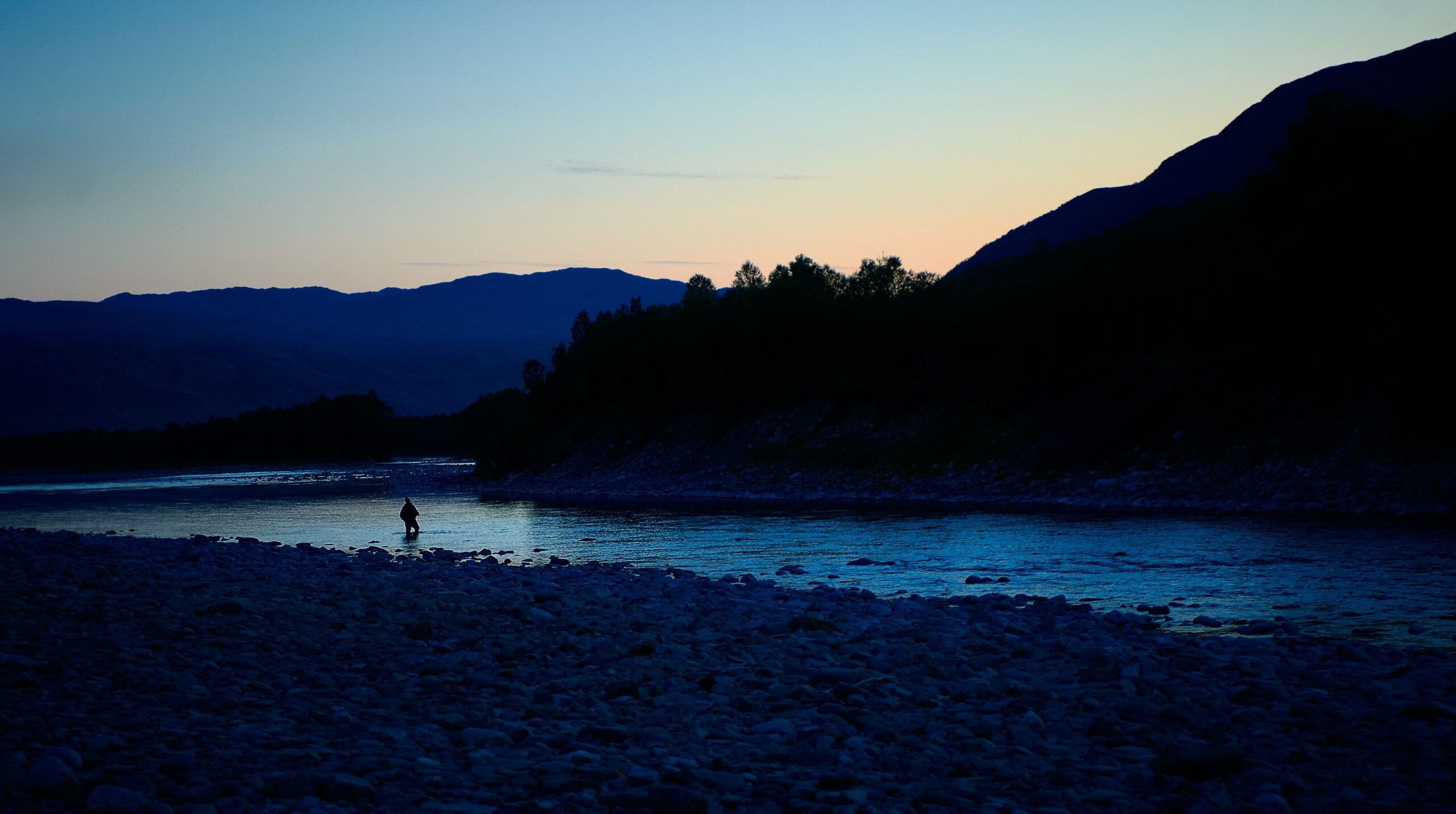 Salmon fishing in warm weather